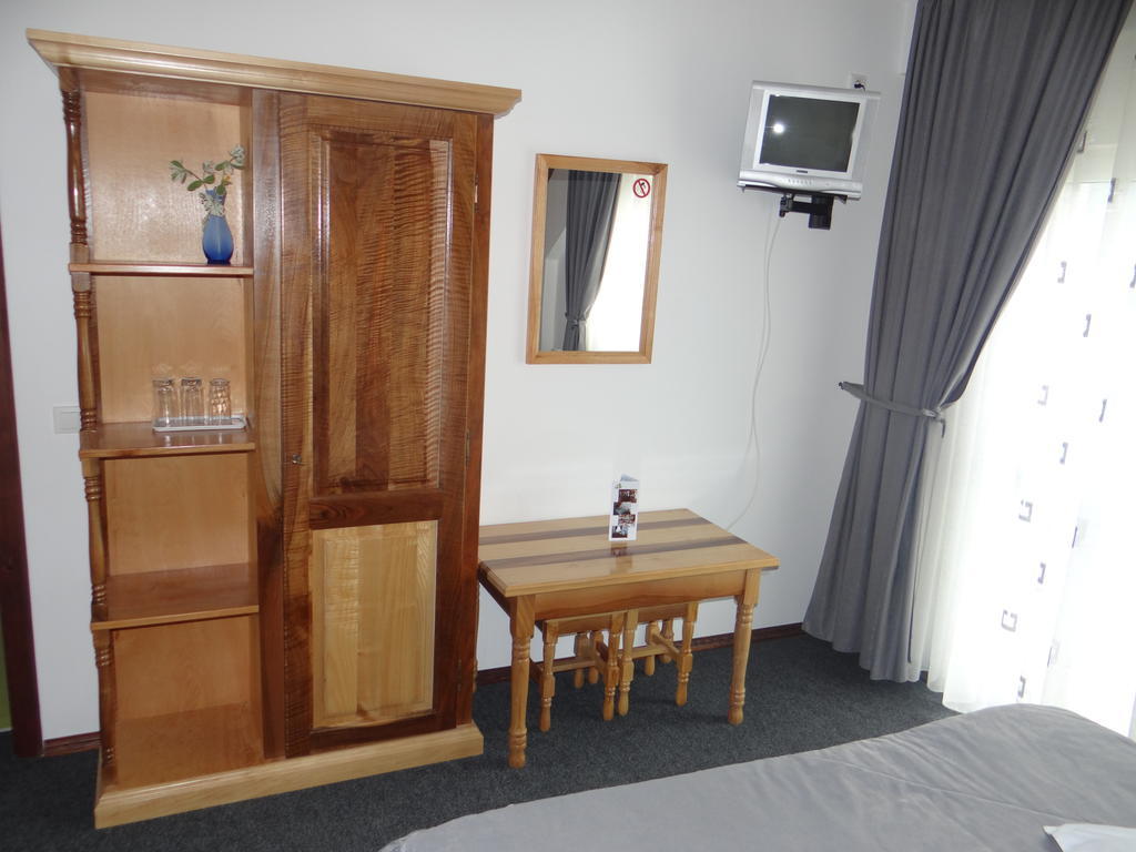 Belvedere Corbeni Bilik gambar