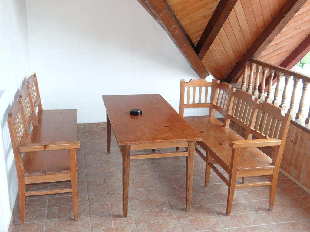 Belvedere Corbeni Bilik gambar